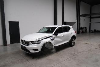 Voiture accidenté Volvo XC40 MOMENTUM 2022/1