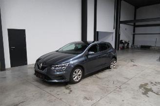 krockskadad bil auto Renault Mégane ZEN 2022/5
