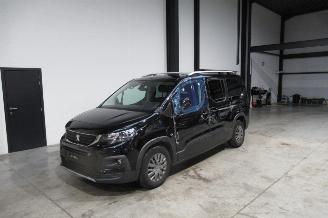 krockskadad bil auto Peugeot Rifter ALLURE PACK 2019/7