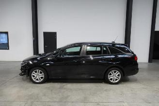 Opel Astra BREAK picture 2