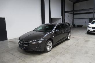 Voiture accidenté Opel Insignia SPORTS TOURER 2021/6