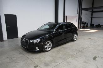 krockskadad bil auto Audi A3 SPORT 2017/6