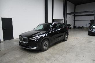 skadebil auto BMW iX1 SUV 2024/4