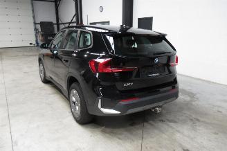 BMW iX1 SUV picture 3