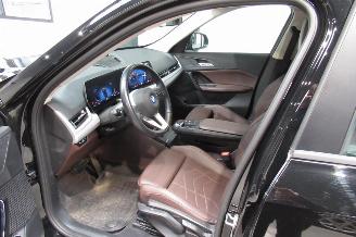 BMW iX1 SUV picture 17