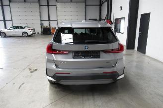 BMW iX1 SUV picture 4