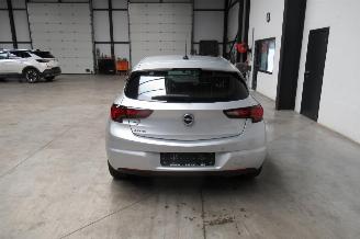 Opel Astra SEDAN picture 4