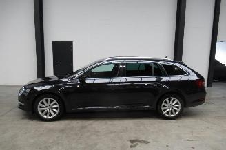 Skoda Superb BREAK picture 2