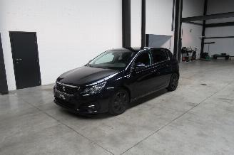 uszkodzony samochody osobowe Peugeot 308 STYLE 2019/2