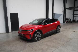 krockskadad bil auto Renault Mégane E-Tech ELECTRIC 2023/3