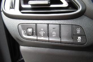 Hyundai I-30 SEDAN picture 22