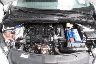 Peugeot 208 SEDAN picture 12