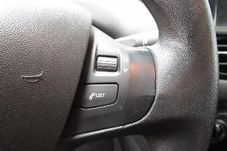Peugeot 208 SEDAN picture 19