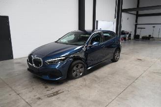 damaged passenger cars BMW 1-serie ADVANTAGE 2023/3