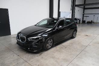 krockskadad bil auto BMW 1-serie ADVANTAGE 2021/9