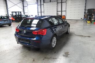 BMW 1-serie SEDAN picture 5