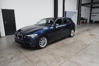 skadebil auto BMW 1-serie SEDAN 2018/10