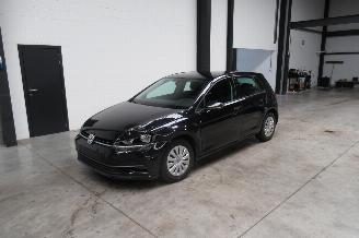 skadebil auto Volkswagen Golf TRENDLINE 2017/4