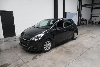 skadebil auto Peugeot 208 SEDAN 2019/4