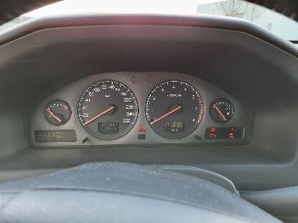 Volvo V-70  picture 5