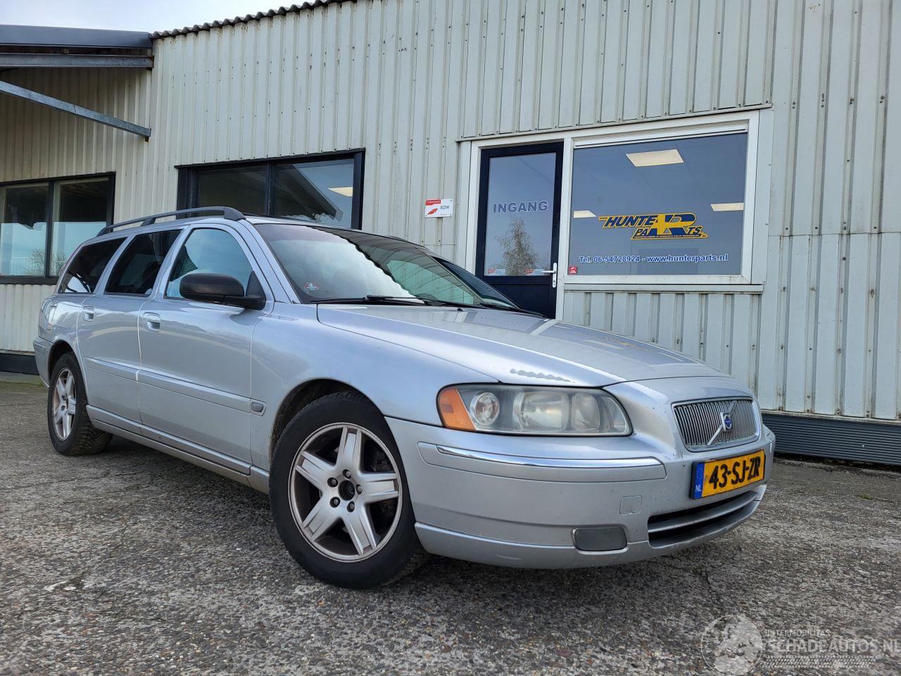 Volvo V-70 
