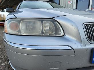 Volvo V-70  picture 3