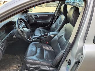 Volvo V-70  picture 11