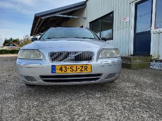 Volvo V-70  picture 2