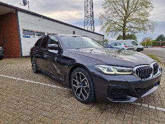 Avarii autoturisme BMW 5-serie 520e M Sport touring Plug-In hybride * Panorama schuifdak * Ambiente * Live Cockpit Prof. * LED * Leren Sportstoelen *DAB * 2022/2