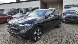 Vaurioauto  passenger cars Mercedes GLC 300e 4Matic*AMG*Panoramadak*360 Camera*digital OLED display*air niveauregeling*Laserlicht*Leer* 2023/3
