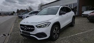 Coche accidentado Mercedes GLA 220d 4Matic*Automaat*Ambiente*LED*DigitalDisplay*Navigatie*Nachtzicht paket*Parkeer paket* 2022/8