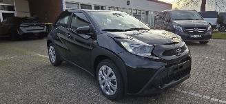 skadebil auto Toyota Aygo X Play*1.0L*Automaat*Ambiente*Navigatie*DAB*Camera 2025/4