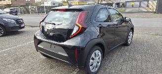Toyota Aygo X Play*1.0L*Automaat*Ambiente*Navigatie*DAB*Camera picture 7