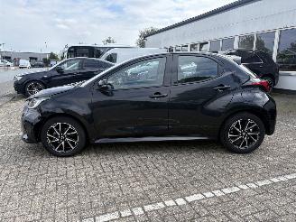damaged passenger cars Toyota Yaris 1.5L VVTi 130 Hybride * LED*HeadUp*Trekhaak*Navigatie*Keyless* 2024/2