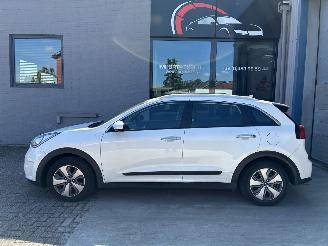 Vaurioauto  passenger cars Kia Niro KIA NIRO HYBRIDE 2019 2019/6