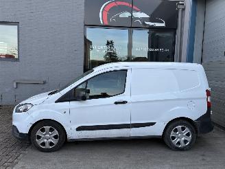 Schadeauto Ford Tourneo Courier FORD TRANSIT COURIER 1.5d 2020 2020/5