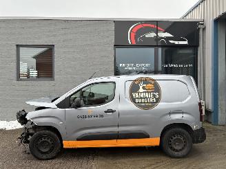 Damaged car Peugeot Partner PEUGEOT PARTNER 1.5D 2019 2019/10