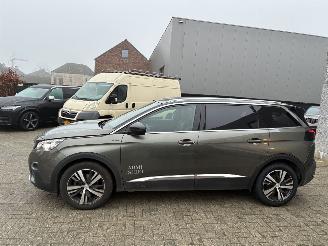 Voiture accidenté Peugeot 5008 PEUGEOT 5008 1.5D GT 2018 7 ZIT 2018/5