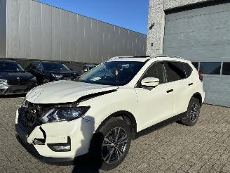 Damaged car Nissan X-Trail NISSAN X-TRAIL 1.7D 2019 7 ZIT 2019/6