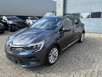 krockskadad bil auto Renault Clio RENAULT CLIO 1.5D 2021 2021/12