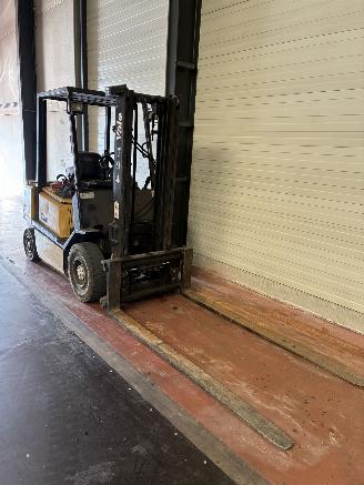 Schadeauto AC  YALE 2.5T DIESEL GDP25RF 1996/1