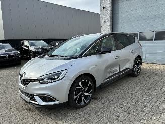 Schadeauto Renault Grand-scenic RENAULT SCENIC 1.5D 2017 7 ZIT 2017/12