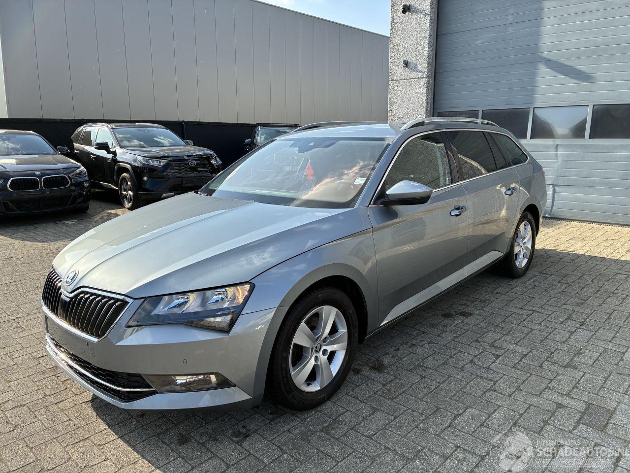 Skoda Superb SKODA SUPERB 1.6D DSG 2019