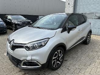 uszkodzony samochody osobowe Renault Captur RENAULT CAPTUR 1.5D 2016 2016/7