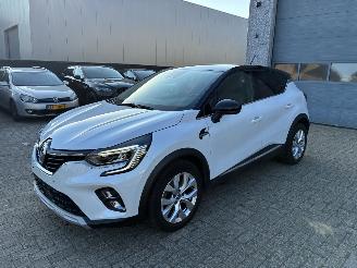 damaged passenger cars Renault Captur RENAULT CAPTUR 1.5D 2020 2020/9