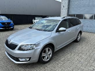 uszkodzony samochody osobowe Skoda Octavia SKODA OCTAVIA 1.6TDI DSG 2016 2016/6