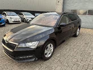 Schadeauto Skoda Superb SKODA SUPERB 1.6D DSG 2020 2020/1