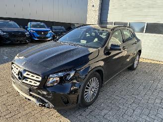 uszkodzony samochody osobowe Mercedes GLA MERCEDES GLA200d 2019 2019/1