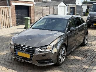Unfallwagen Audi A3 1.6 TDI ultra Attraction Pro Line 2014/1
