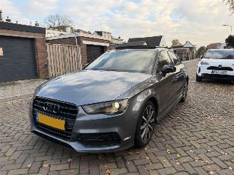 uszkodzony samochody osobowe Audi A3 1.4 TFSI PANO S Line LIMOUSINE 2013/1